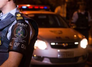 SINOP: crianças de 5 e 6 anos são encontradas sozinhas atrás de contêiner de lixo