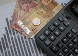 Atividade econômica registra alta de 0,2% em agosto, segundo informações do Banco Central