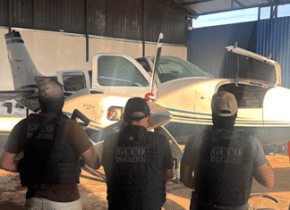 MATO GROSSO: polícia prende três suspeitos de planejar ataque a bancos em Colíder e apreende avião Aeronave bimotor apreendida durante a Operação Escudo em Colíder
