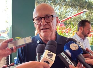 Governador Otaviano Pivetta durante evento do setor agrícola em Sorriso