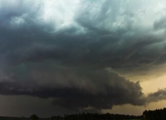 Nuvens carregadas indicam formação de tempestade em Mato Grosso