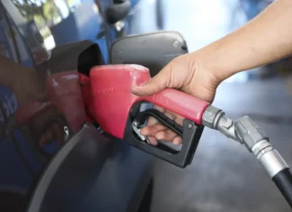 Fazenda mantém subsídio de R$ 2,12 ao óleo diesel Fazenda mantém subsídio de R$ 2,12 ao óleo diesel
