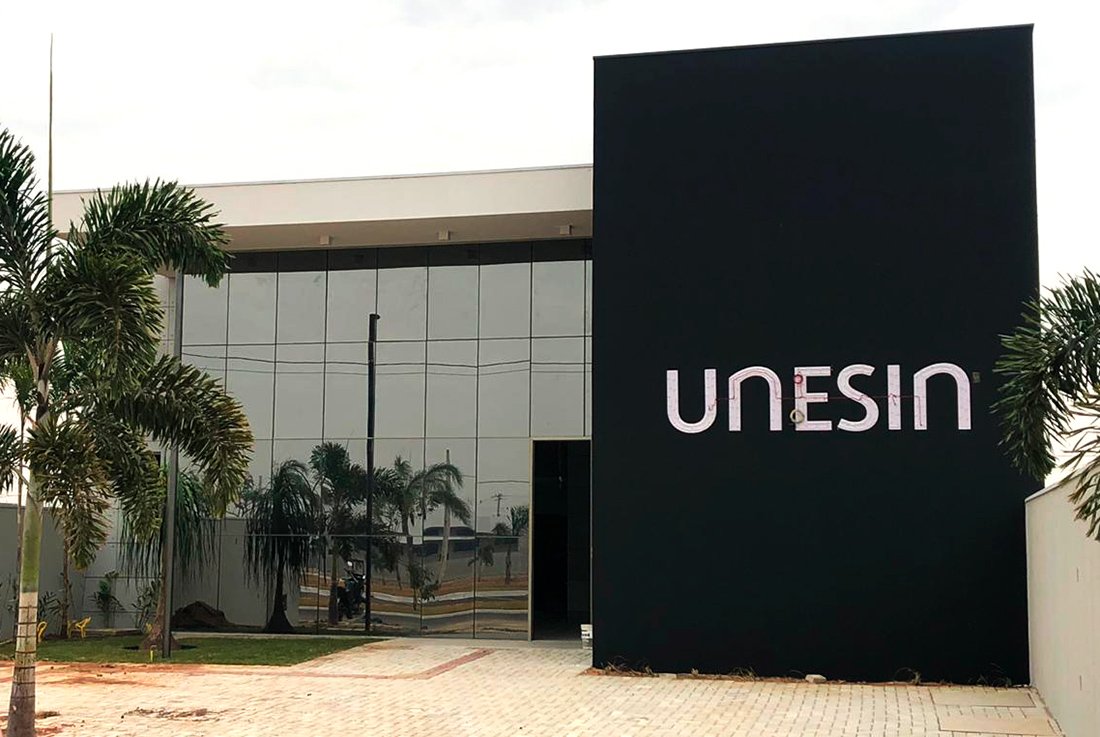 Fachada da sede da UNESIN em Sinop