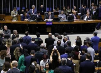Alcolumbre marca votação da PEC pelo fim da 6×1 para quarta-feira Alcolumbre marca votação da PEC pelo fim da 6x1 para quarta-feira