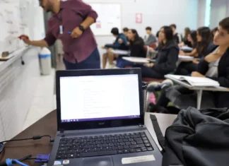 Docentes usam inteligência artificial para inovar e engajar alunos