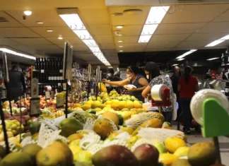 INPC, inflação que corrige salários, acumula 4,29% em 12 meses