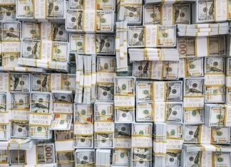 Dólar fecha acima de R$ 5,22 em dia de mal-estar global