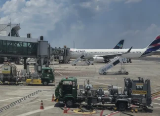 Petrobras reajusta preço médio do querosene de aviação em 11,76%