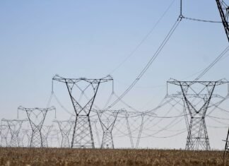 Distribuidoras se preparam para garantir energia no dia da eleição Distribuidoras se preparam para garantir energia no dia da eleição
