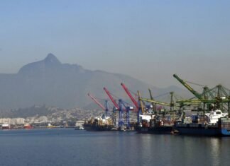 Previsão de superávit comercial de 2026 cai para US$ 84,4 bilhões Previsão de superávit comercial de 2026 cai para US$ 84,4 bilhões
