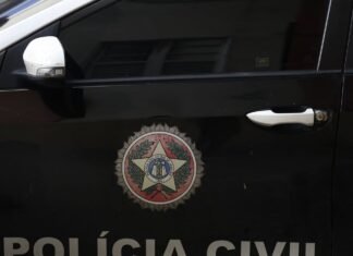 Polícia investiga ligação de policiais com facção criminosa Polícia investiga ligação de policiais com facção criminosa