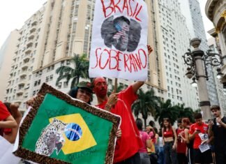 Estudantes fazem ato no Rio de Janeiro em defesa de voto em Lula Estudantes fazem ato no Rio de Janeiro em defesa de voto em Lula
