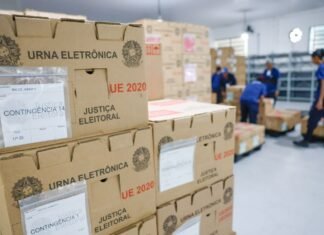 Tribunais distribuem urnas e preparam sessões para eleição