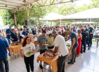 Entrega de cestas básicas durante o Projeto Idoso Feliz, em Lucas do Rio Verde