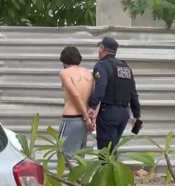 Homem suspeito de pisar na barriga de namorada grávida