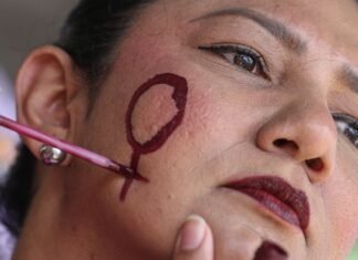 Aumentam agressões políticas em mês de luta contra violência à mulher