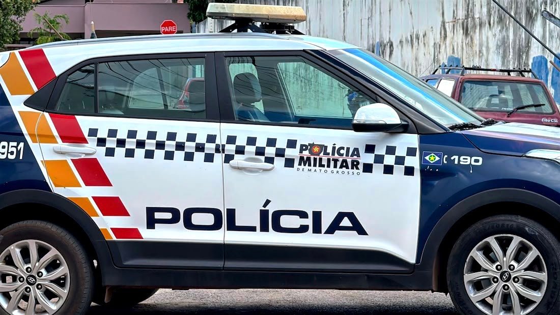 Viatura da Polícia Militar em ocorrência de violência doméstica