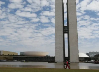 Perfil mais conservador deve mudar agenda do Congresso, diz professor