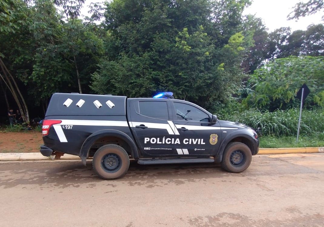 Viatura da Polícia Civil durante operação em Mato Grosso