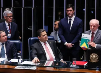 Congresso promulga emenda de aposentadoria especial de agente de saúde Congresso promulga emenda de aposentadoria especial de agente de saúde