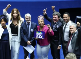 CUT elogia fim da “massacrante” 6x1; CNI quer revisar PEC aprovada