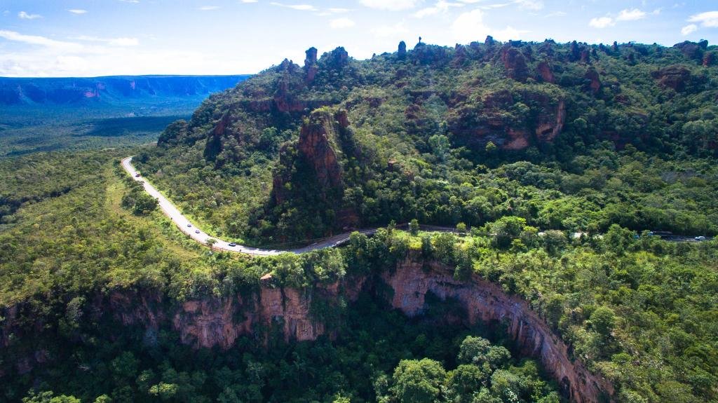 Trecho da MT-251 na região do Portão do Inferno, entre Cuiabá e Chapada dos Guimarães