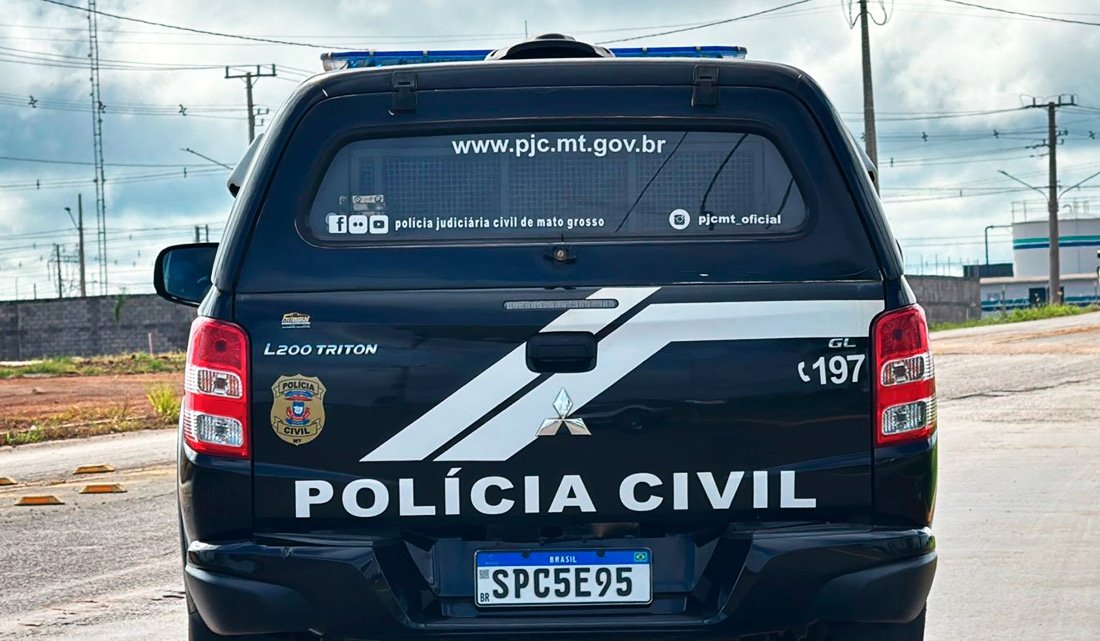 Viatura da Polícia Civil de Mato Grosso estacionada